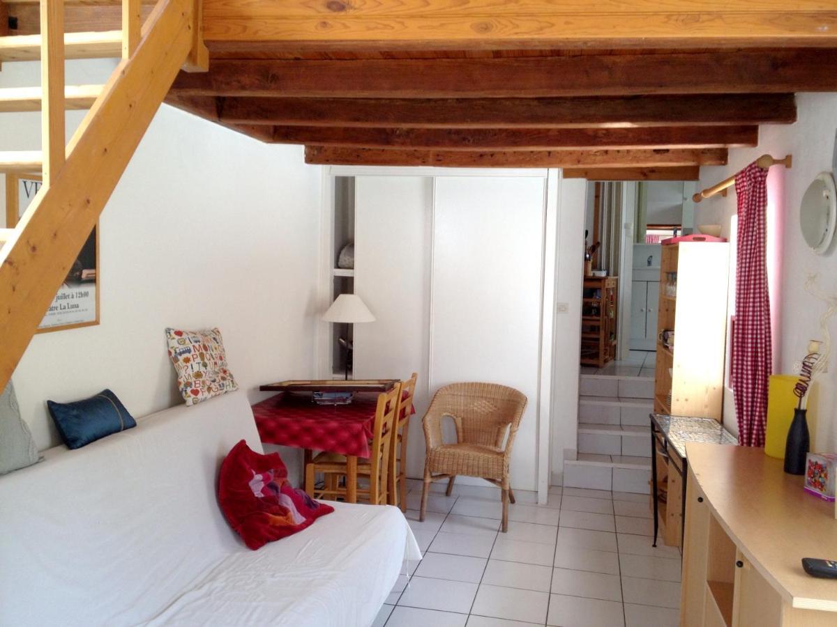 Studio Avec Piscine Privee Jardin Clos Et Wifi A Saint Jean D'Angely Bagian luar foto