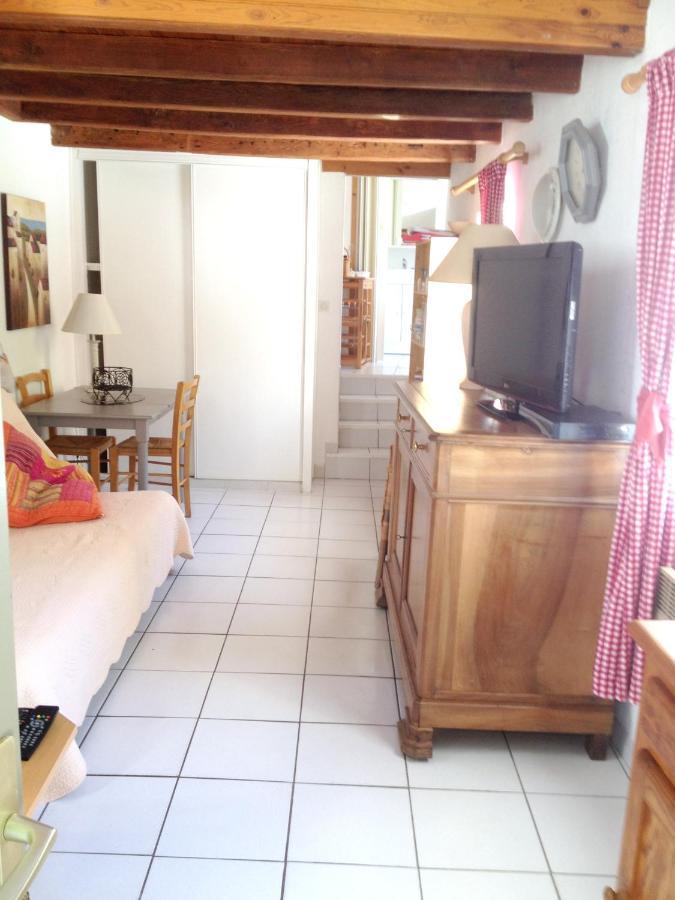 Studio Avec Piscine Privee Jardin Clos Et Wifi A Saint Jean D'Angely Bagian luar foto
